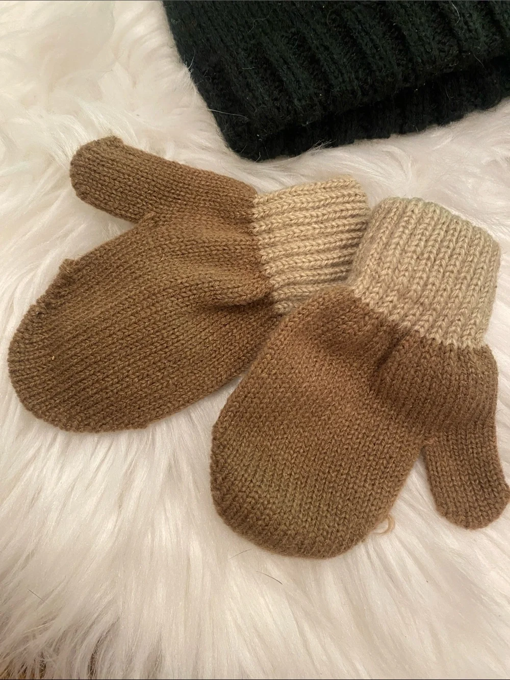 Toddler Black Cat Beanie with Gray and Brown Mittens Set